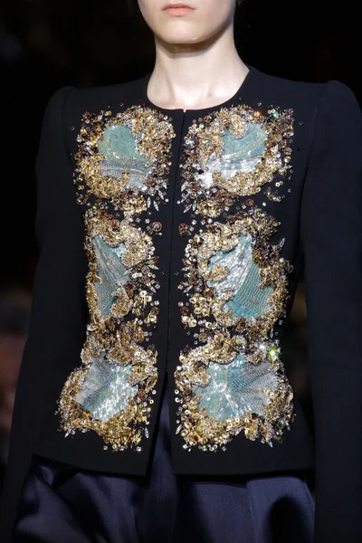 Look 13